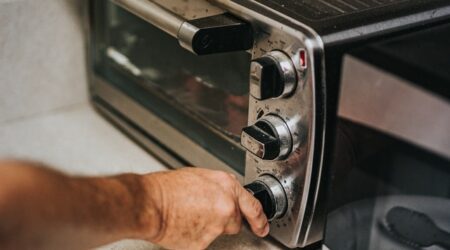 How to Clean Toaster Oven Trays