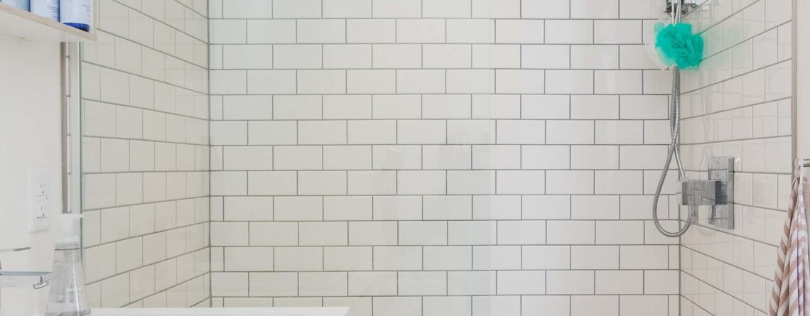 How to clean bathroom tiles