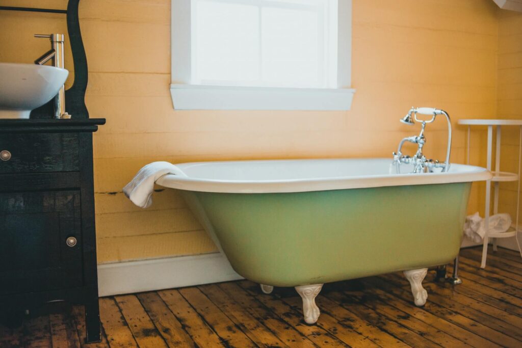How To Clean A Disgusting Bathtub
