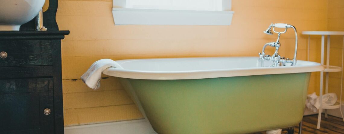 Disgusting Bathtub Incl Helpful Tips, Can You Use Bleach To Clean Bathtub