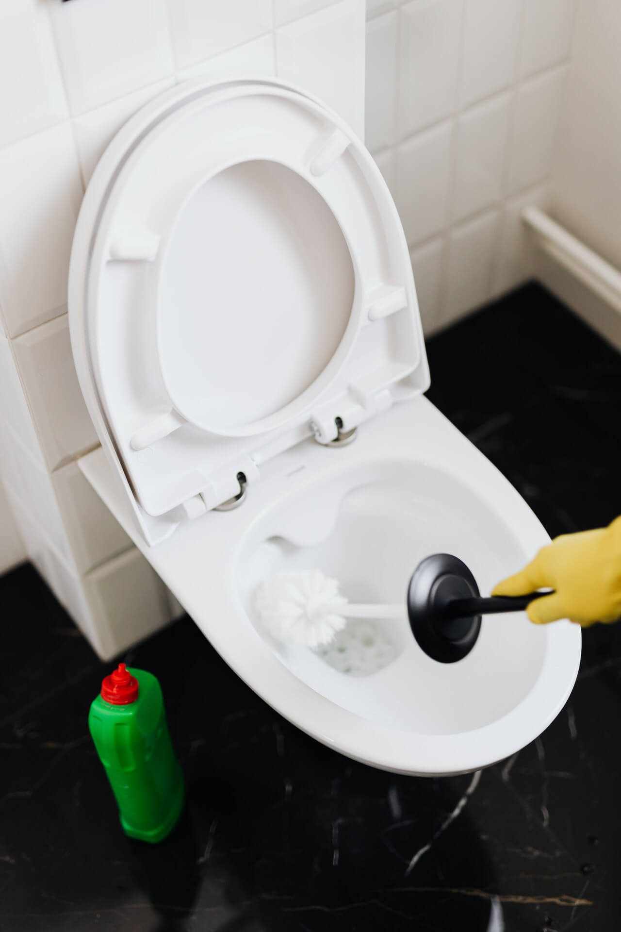 How to Clean Toilet Bowl Ring with Vinegar